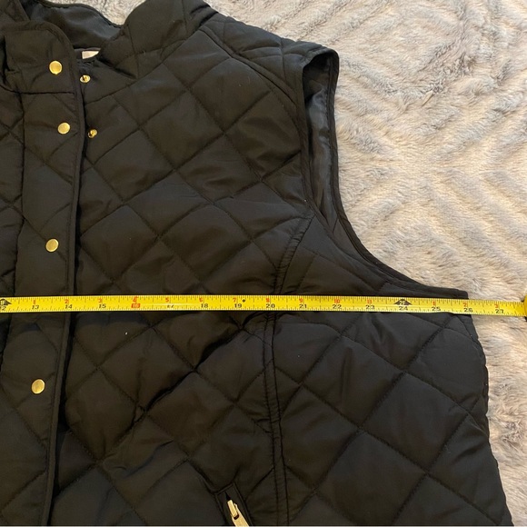Black Quilted Vest by Crown & Ivy. EUC - Picture 4 of 9